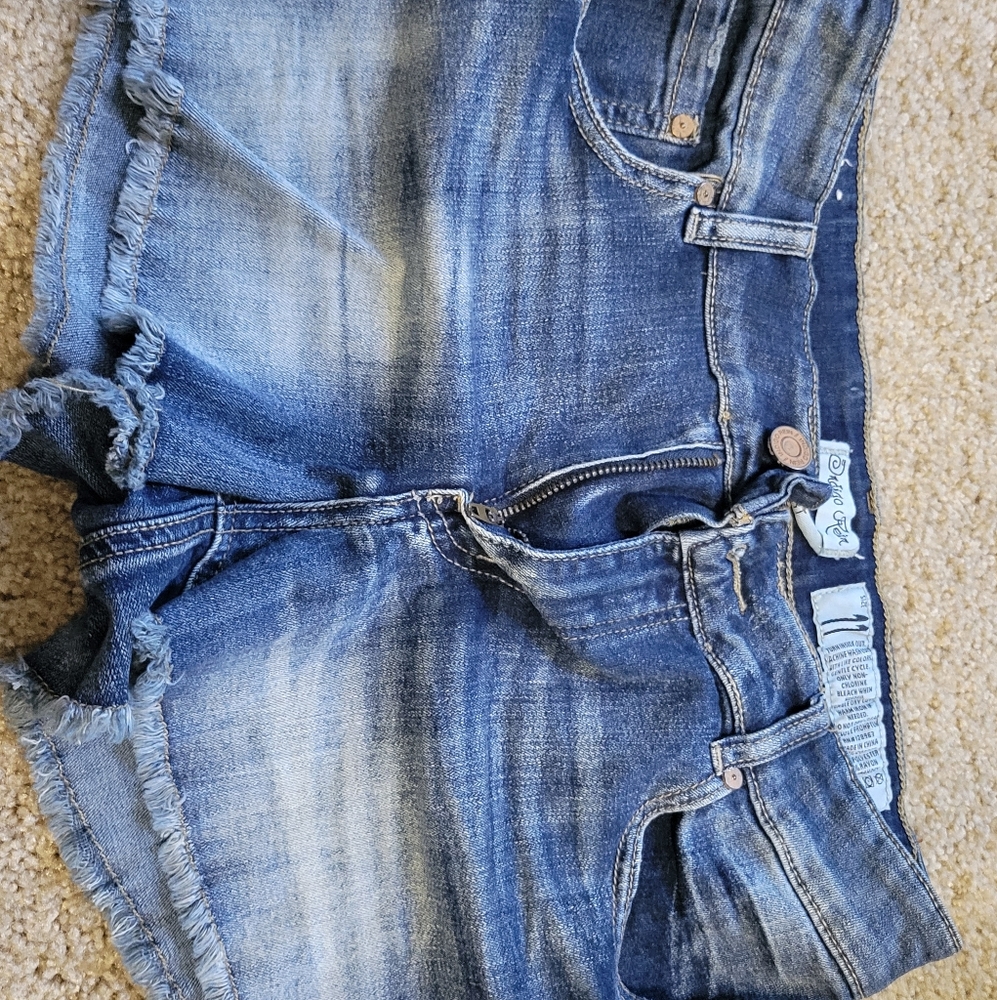 Sz 11 shorts women's